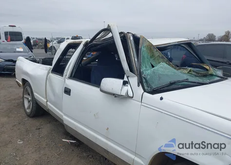 1997 Chevrolet C1500 Fleetside z USA, uszkodzony, nr VIN 1GCEC19R2VE239290